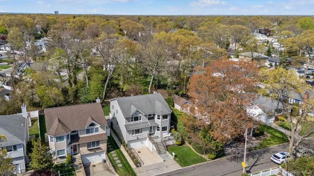 2137 3rd Avenue Merrick NY 11566