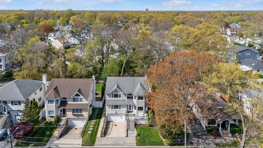 2137 3rd Avenue Merrick NY 11566