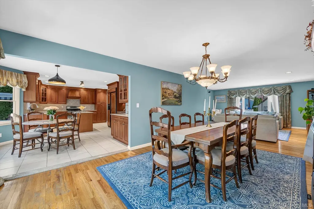 2137 3rd Avenue Merrick NY 11566