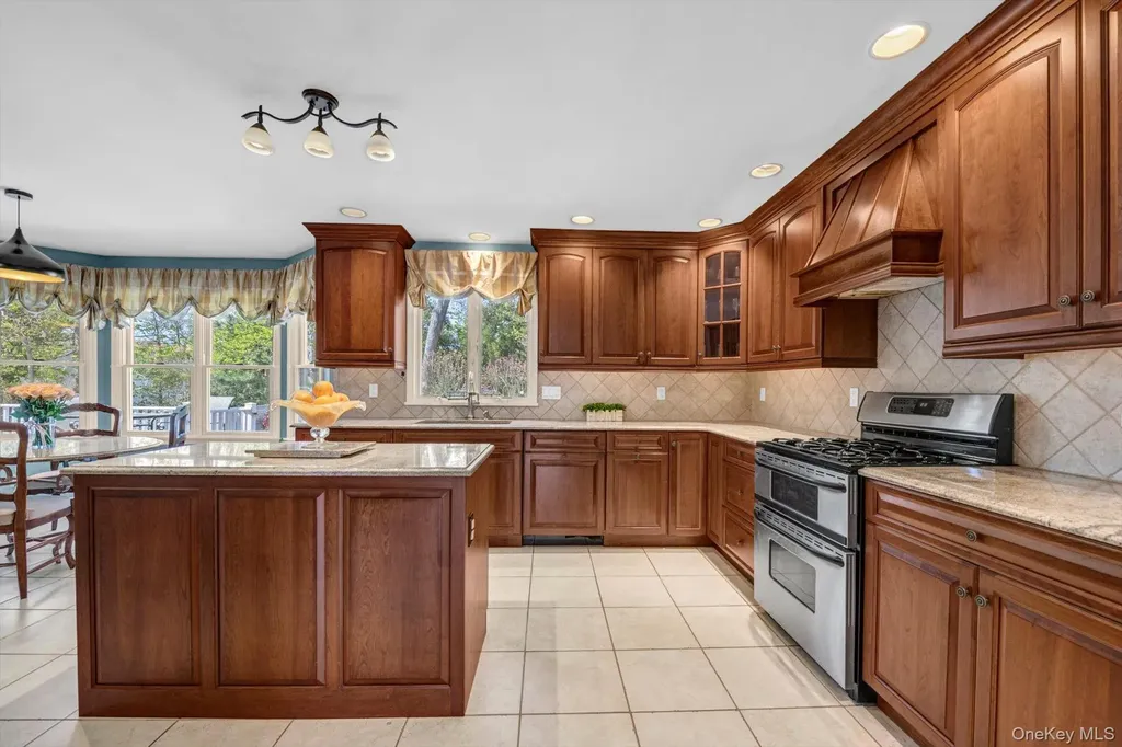 2137 3rd Avenue Merrick NY 11566