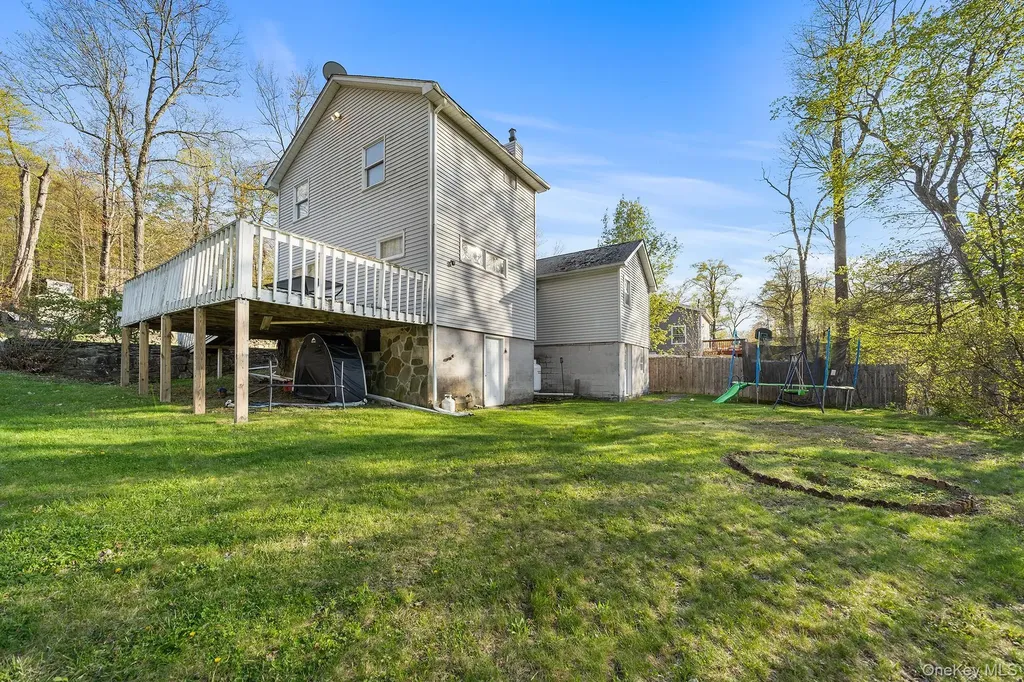 18 Sylvan Trail Monroe NY 10950