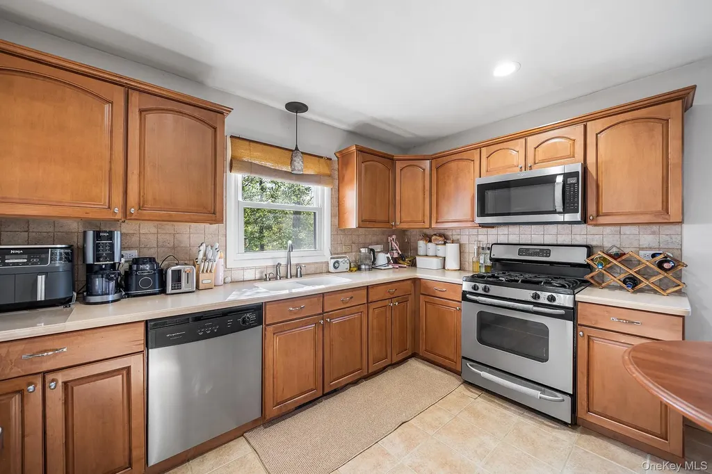 18 Sylvan Trail Monroe NY 10950