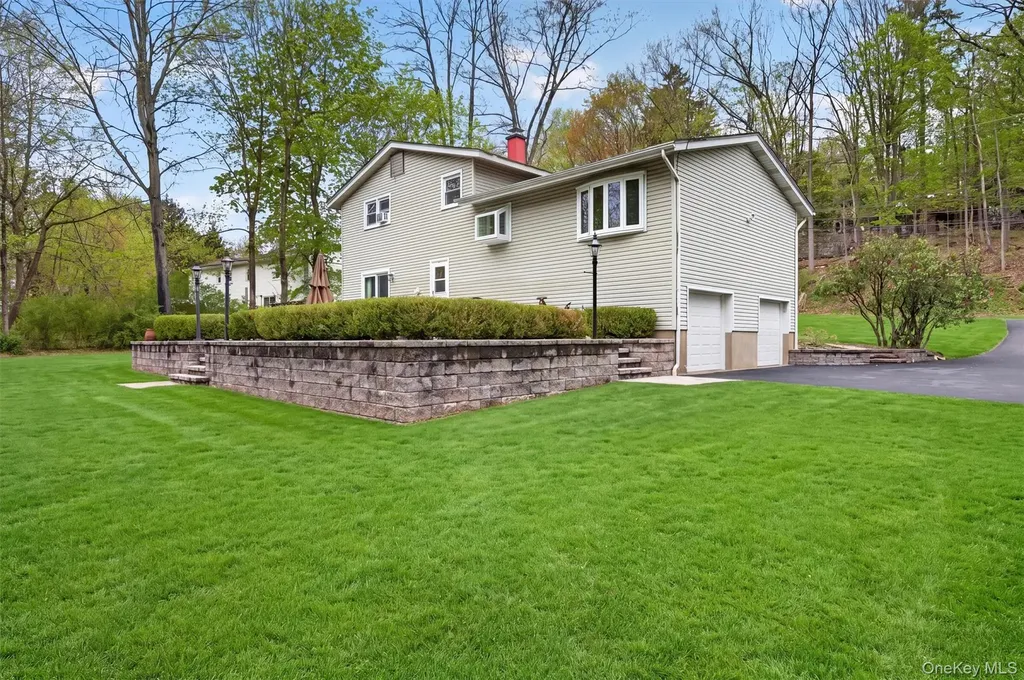 93 Dunderberg Road Central Valley NY 10917