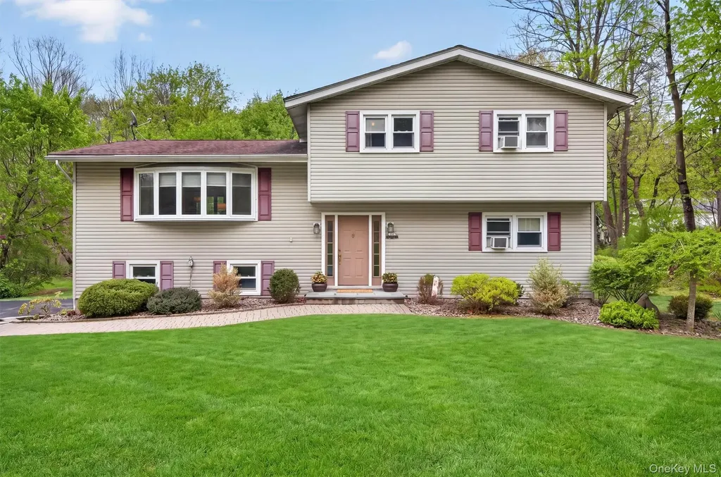 93 Dunderberg Road Central Valley NY 10917