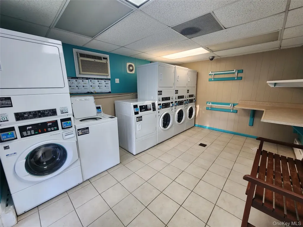 525 Riverleigh Avenue Riverhead NY 11901