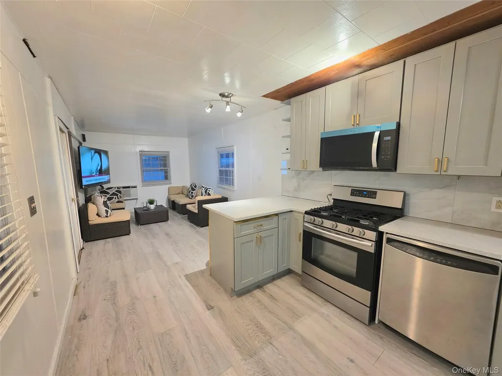 525 Riverleigh Avenue Riverhead NY 11901
