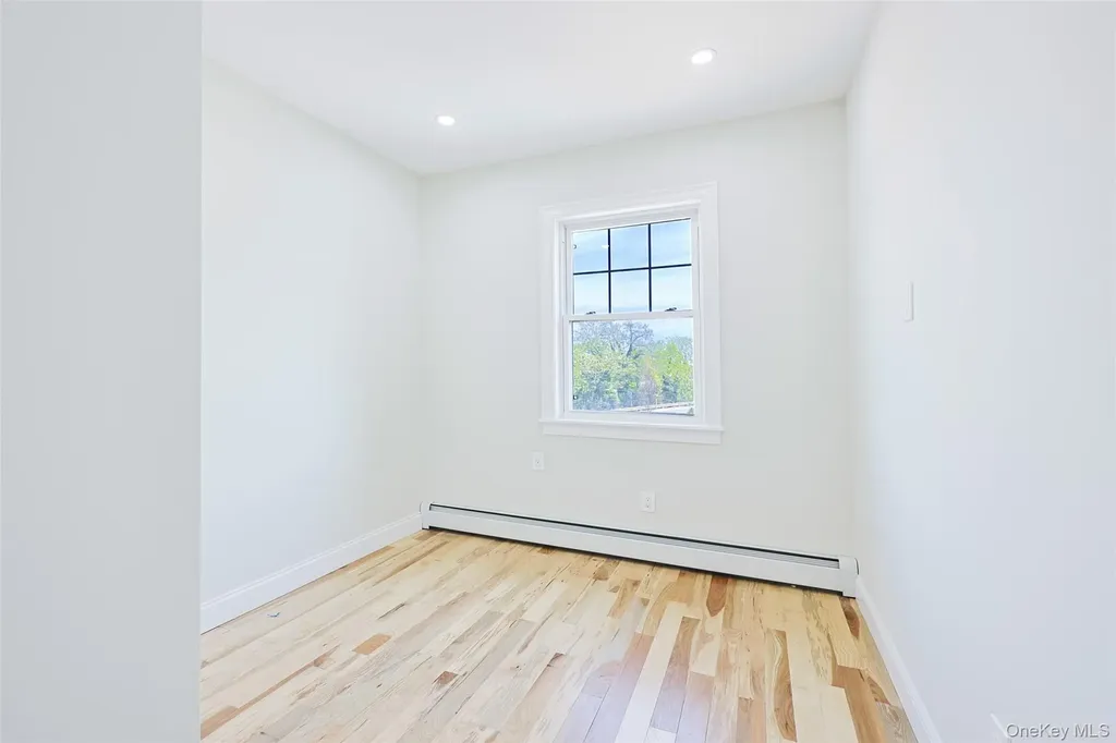 5813 69th Place Maspeth NY 11378