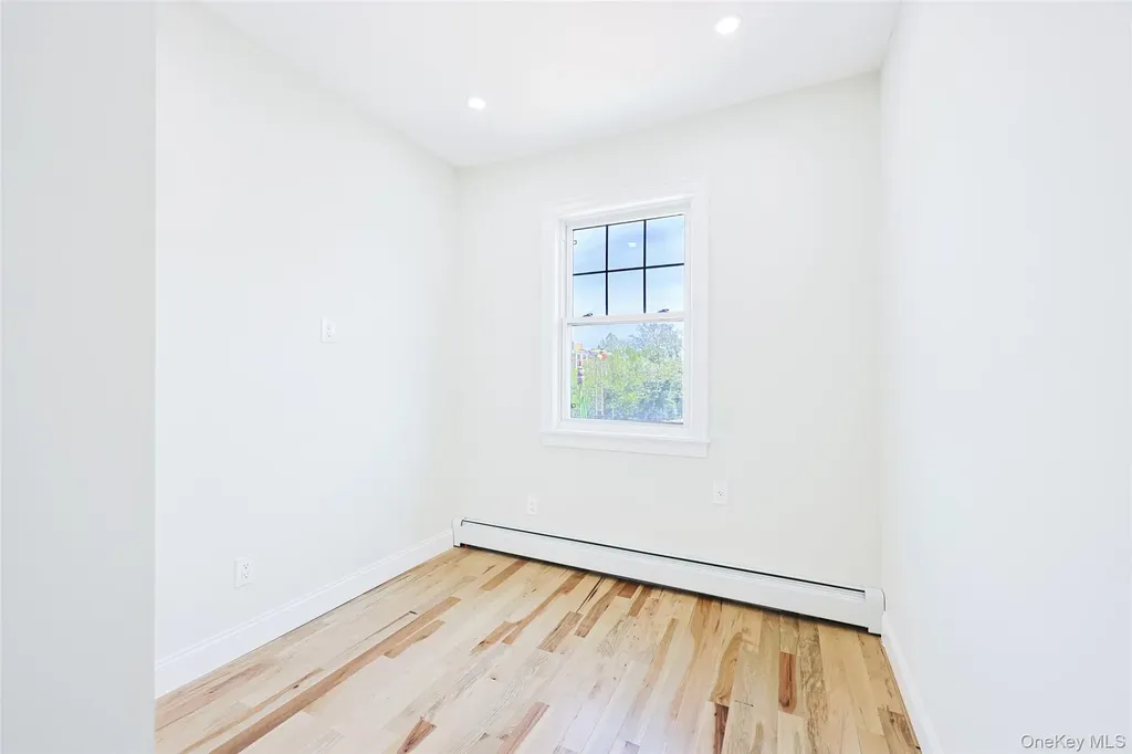 5813 69th Place Maspeth NY 11378
