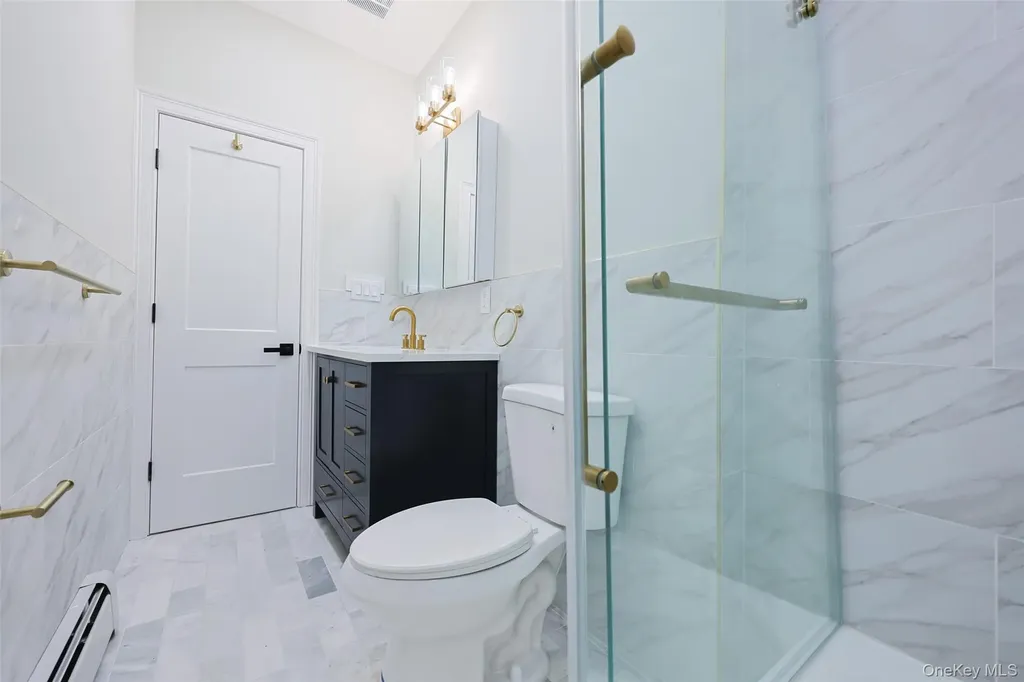 5813 69th Place Maspeth NY 11378