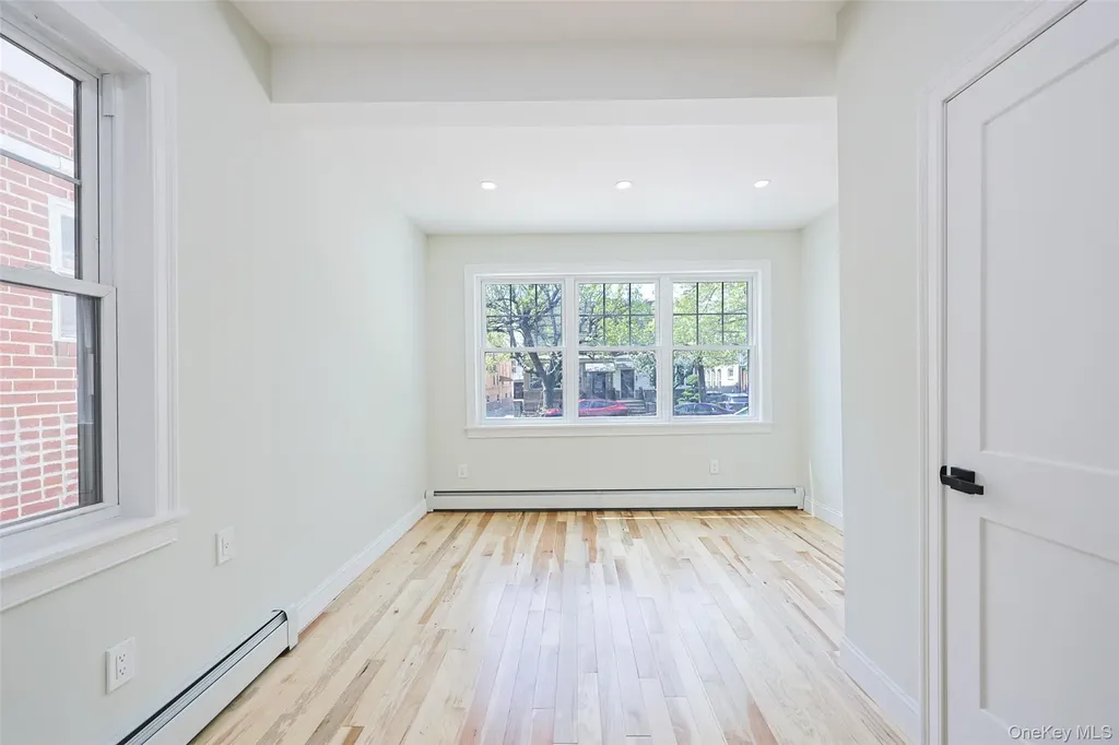 5813 69th Place Maspeth NY 11378