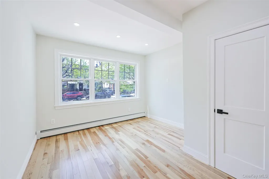 5813 69th Place Maspeth NY 11378