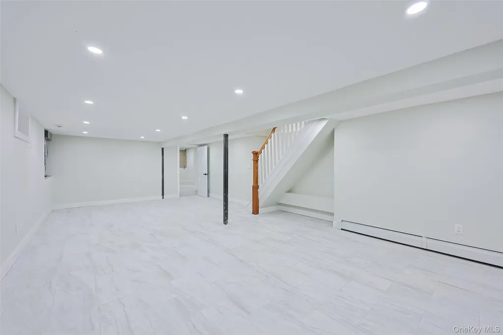 5813 69th Place Maspeth NY 11378