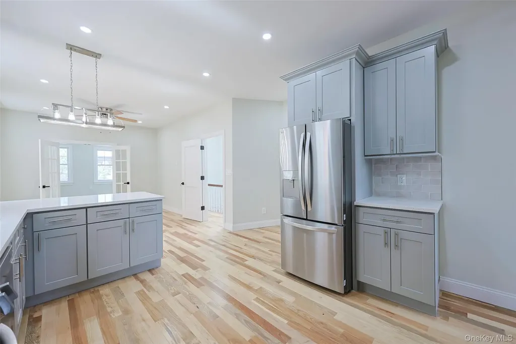 5813 69th Place Maspeth NY 11378