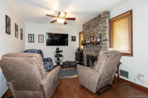 43 Pickwick Drive Hicksville NY 11801
