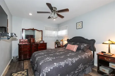 43 Pickwick Drive Hicksville NY 11801
