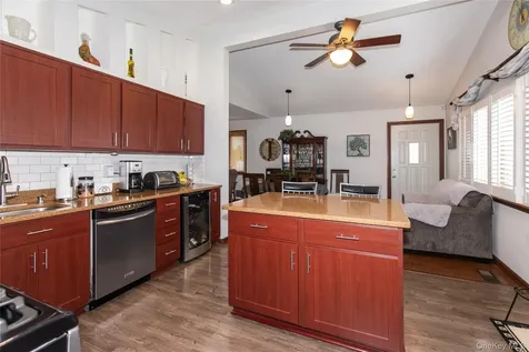 43 Pickwick Drive Hicksville NY 11801