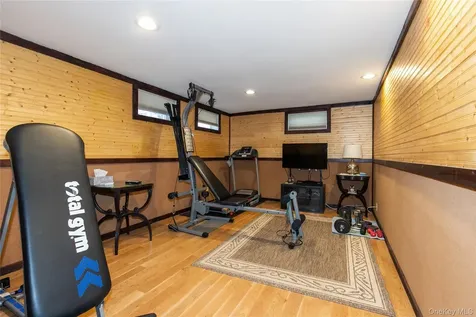 43 Pickwick Drive Hicksville NY 11801