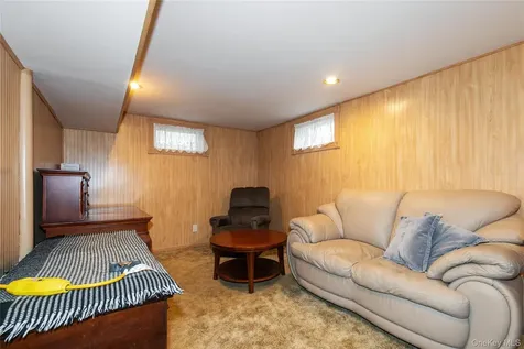 43 Pickwick Drive Hicksville NY 11801