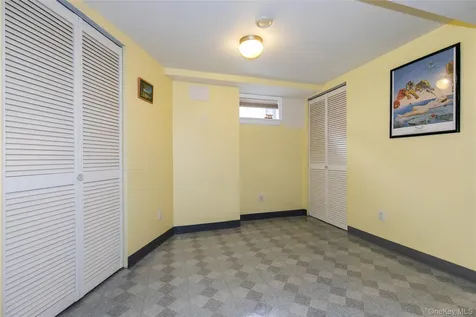 43 Pickwick Drive Hicksville NY 11801
