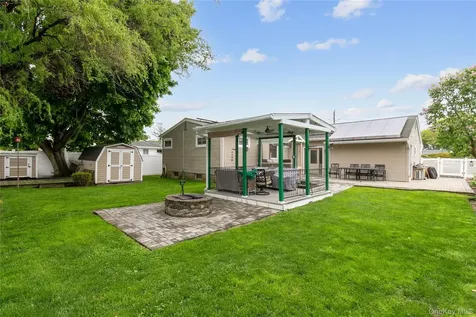 43 Pickwick Drive Hicksville NY 11801