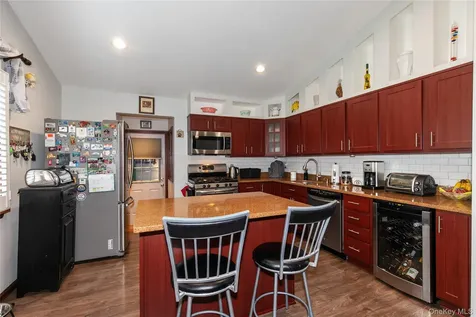 43 Pickwick Drive Hicksville NY 11801