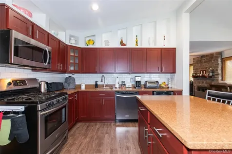 43 Pickwick Drive Hicksville NY 11801