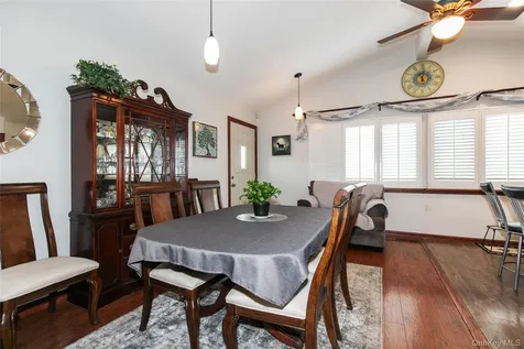 43 Pickwick Drive Hicksville NY 11801