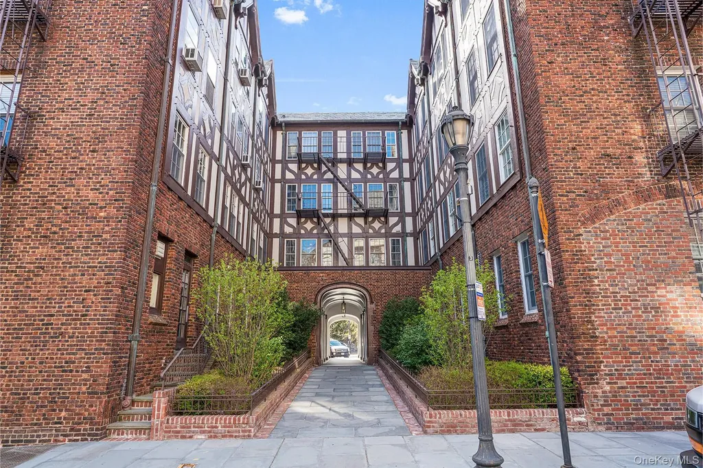 26 E Parkway Scarsdale NY 10583