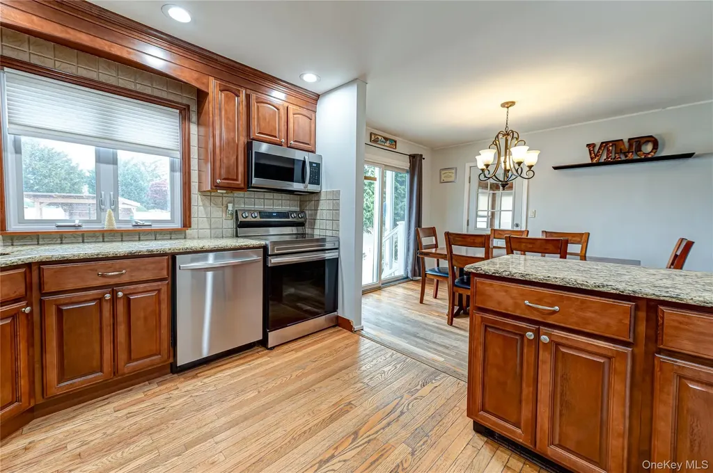 5 Taylor Drive Farmingdale NY 11735