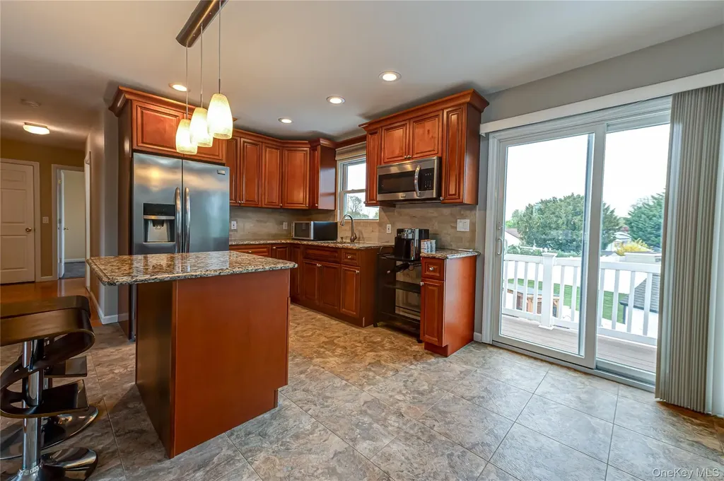 5 Taylor Drive Farmingdale NY 11735