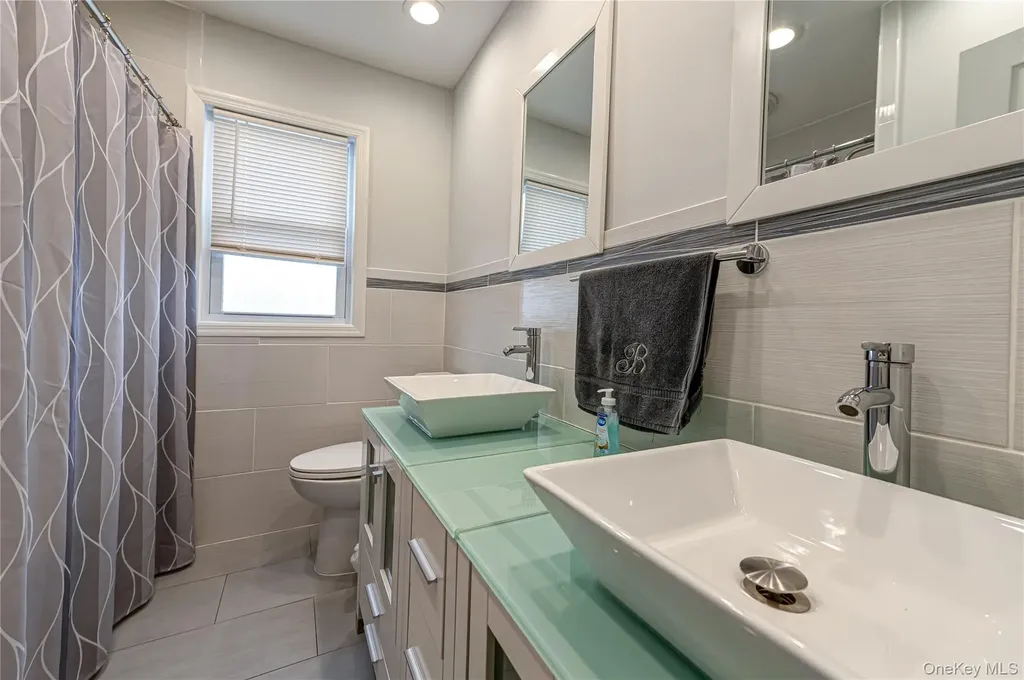 5 Taylor Drive Farmingdale NY 11735