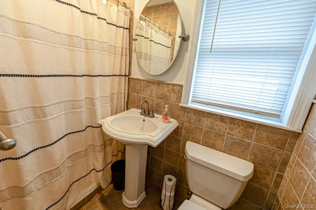 5 Taylor Drive Farmingdale NY 11735