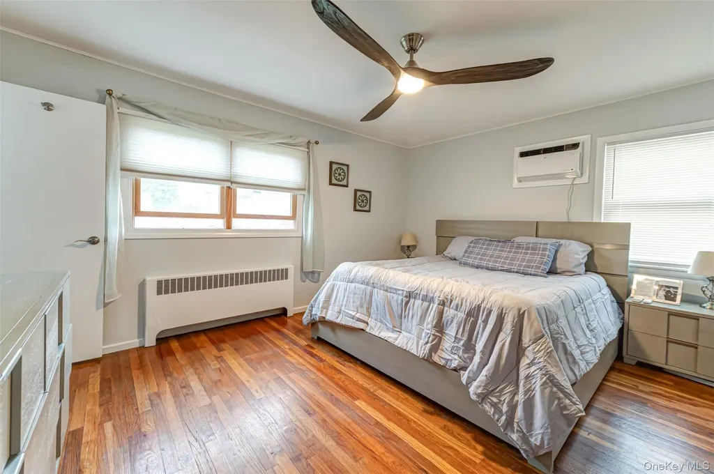 5 Taylor Drive Farmingdale NY 11735