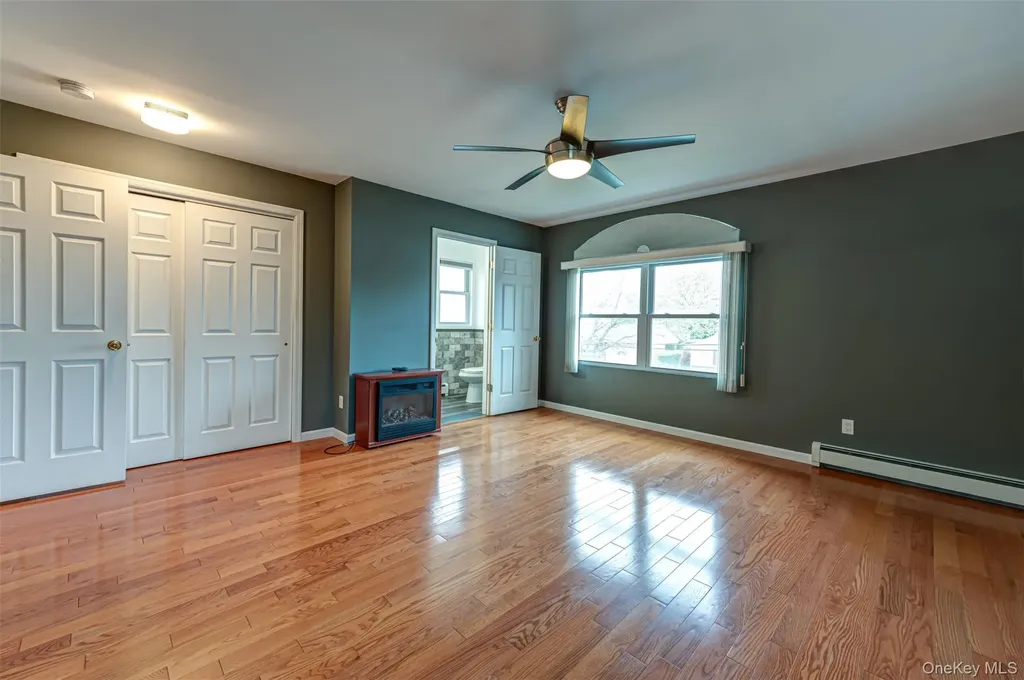 5 Taylor Drive Farmingdale NY 11735