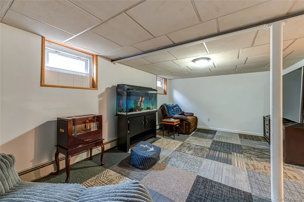 5 Taylor Drive Farmingdale NY 11735