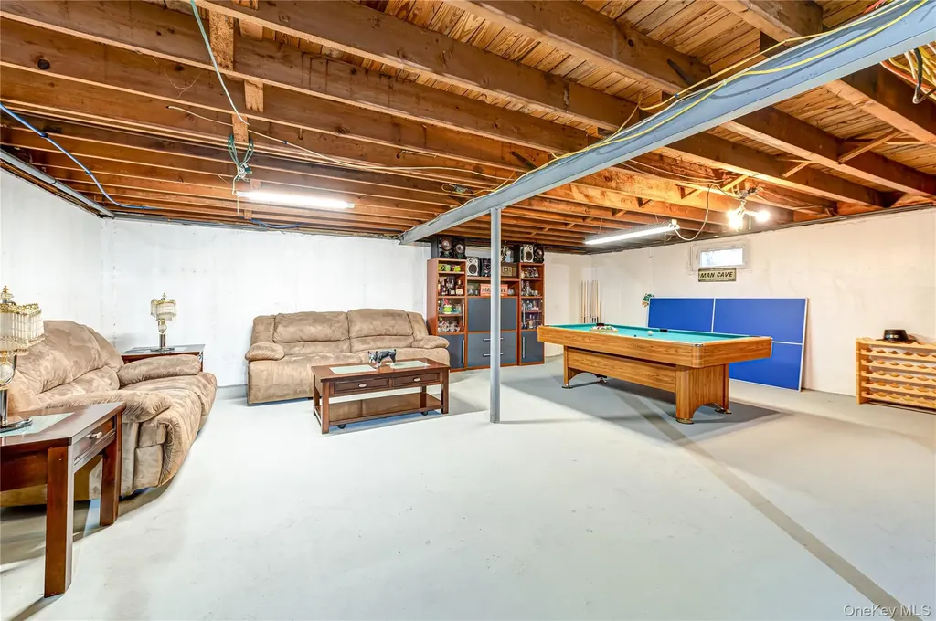 5 Taylor Drive Farmingdale NY 11735