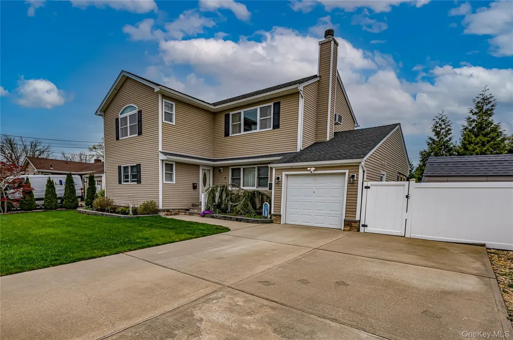 5 Taylor Drive Farmingdale NY 11735