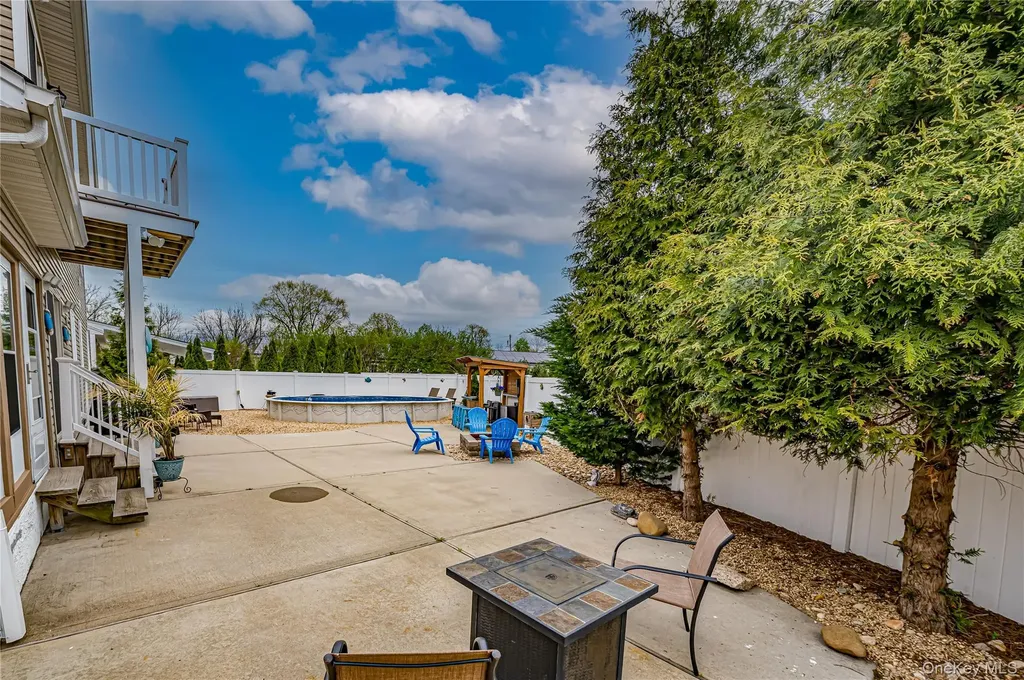 5 Taylor Drive Farmingdale NY 11735