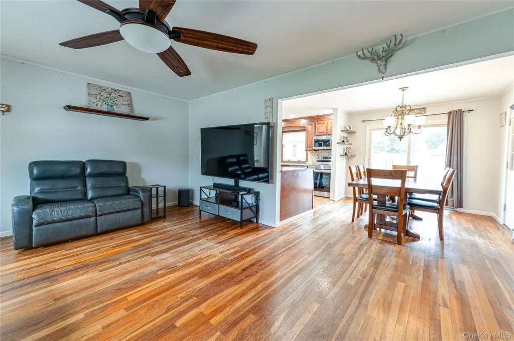 5 Taylor Drive Farmingdale NY 11735