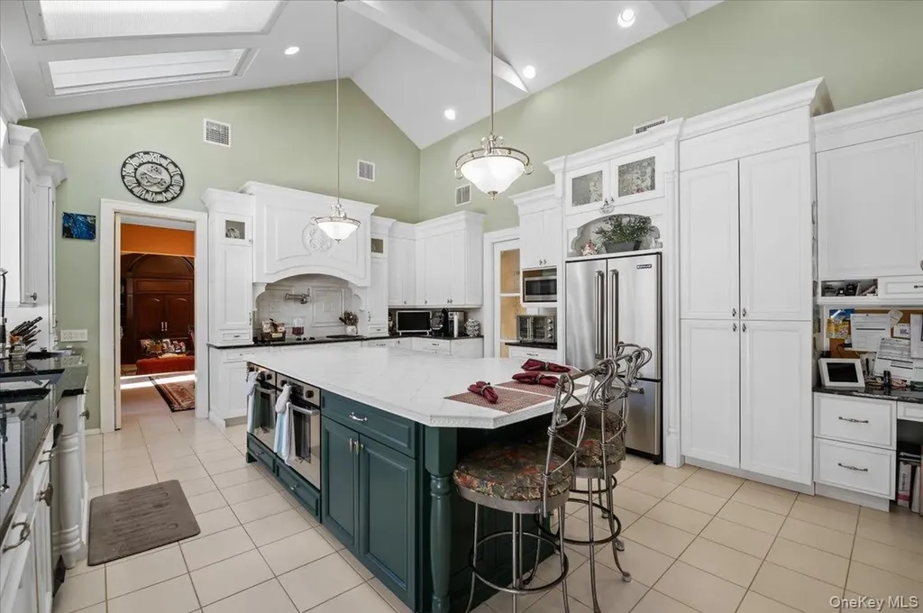 45 Coves Run Syosset NY 11791