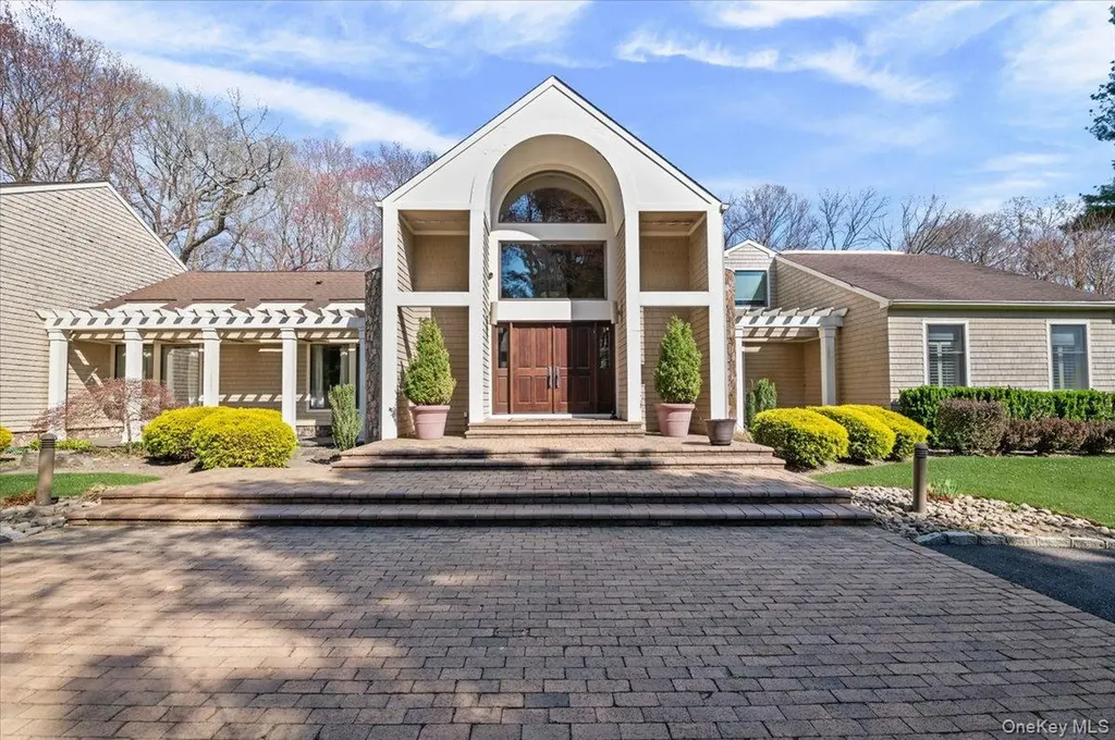 45 Coves Run Syosset NY 11791