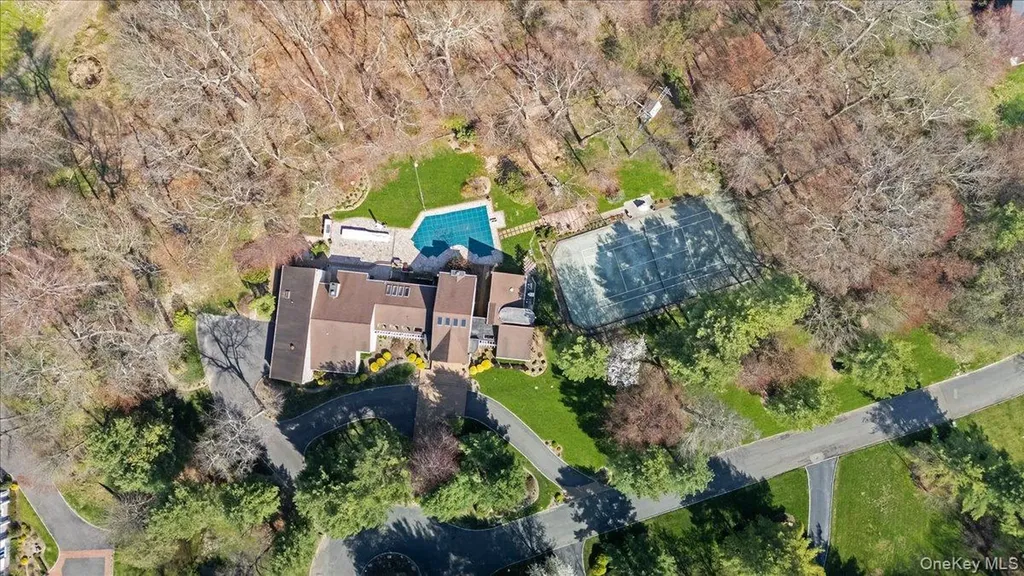 45 Coves Run Syosset NY 11791