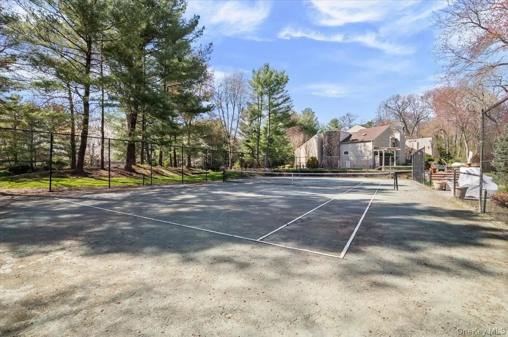 45 Coves Run Syosset NY 11791