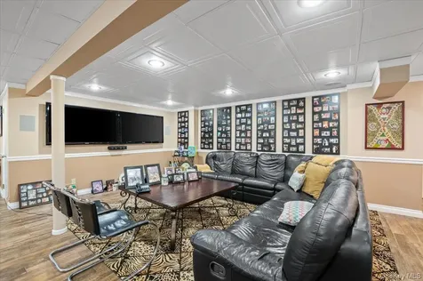 45 Coves Run Syosset NY 11791