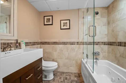 45 Coves Run Syosset NY 11791