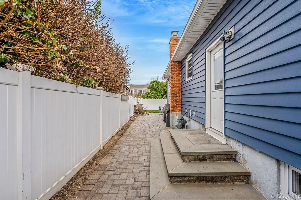 414 Myrtle Avenue West Islip NY 11795