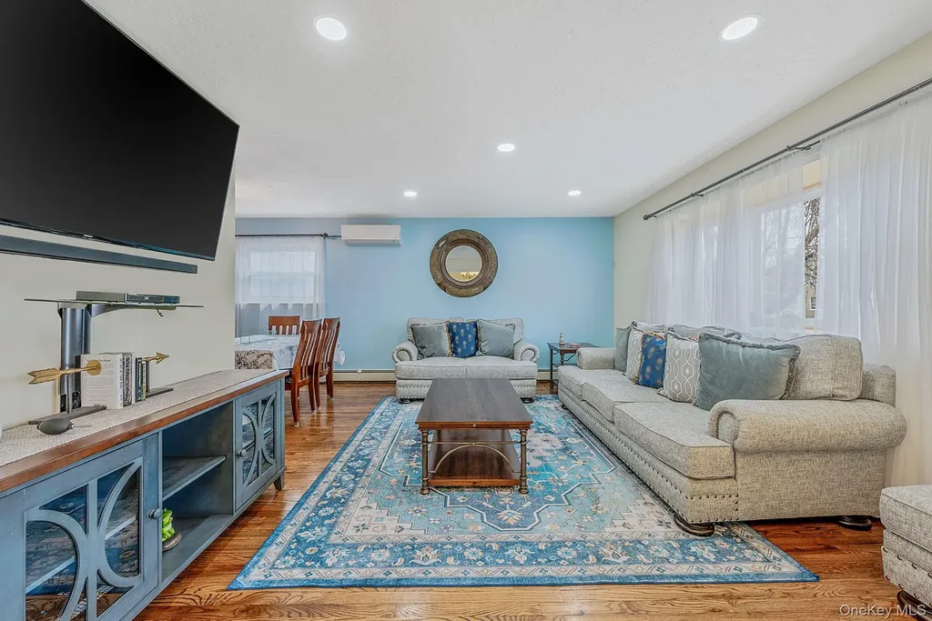 414 Myrtle Avenue West Islip NY 11795
