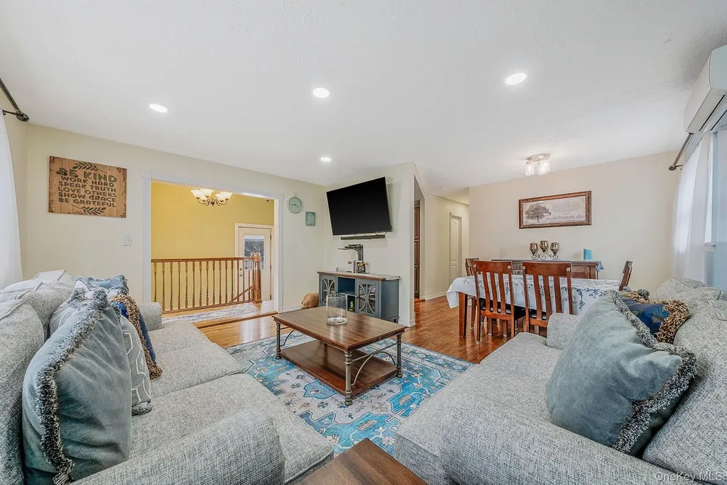 414 Myrtle Avenue West Islip NY 11795