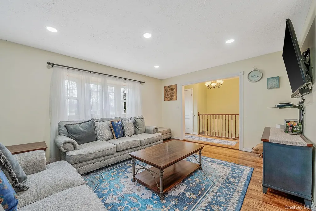 414 Myrtle Avenue West Islip NY 11795