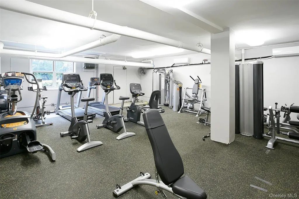 3935 Blackstone Avenue Bronx NY 10471